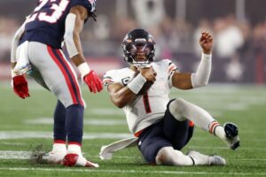 Report: Chicago Bears trade Justin Fields to NFC South Contender in Shocking 2024 Trade Proposal