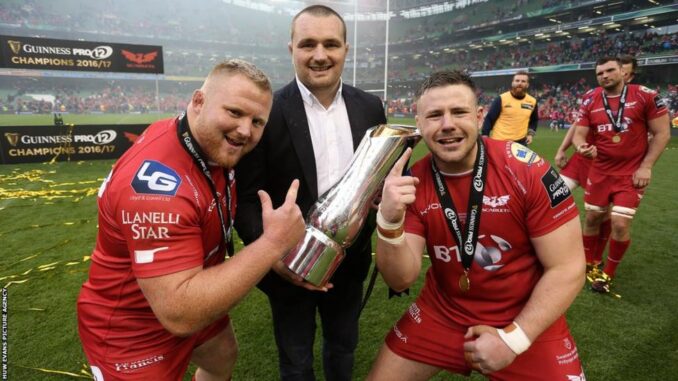 Samson Lee: Scarlets and Wales prop retires aged 31 due to injury