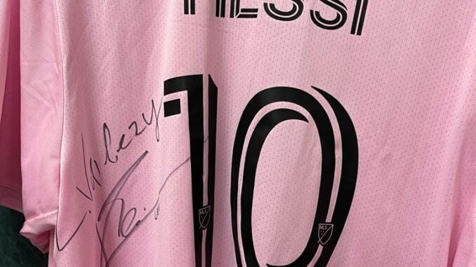 Ukraine’s Commander-in-Chief sees gift from Messi