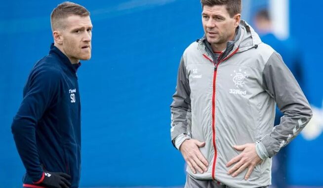 The Ibrox star writes an emotional retiring note while Steven Gerrard leads the Steven Davis Rangers tributes.