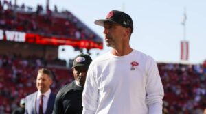 Kyle Shanahan Started Preparing To Play The Packers During The Second Quarter Of Their Win Over The Cowboys