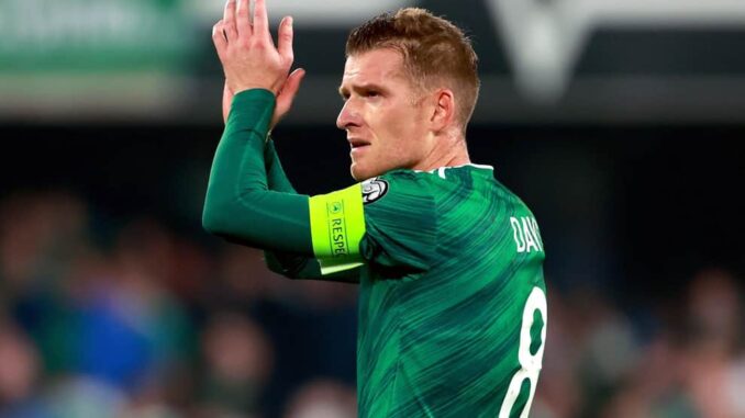 Steven Davis, a midfielder for the Rangers and Northern Ireland, announces his retirement.