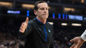 Warriors' Atkinson candidate for Bucks job after Griffin fired