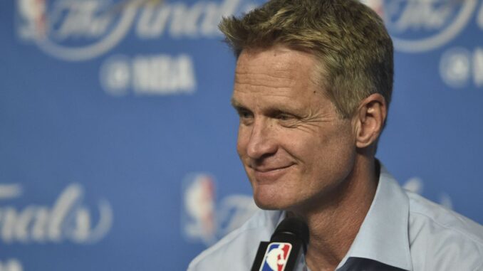 Kerr jokingly trolls Brown's viral presser before Warriors game